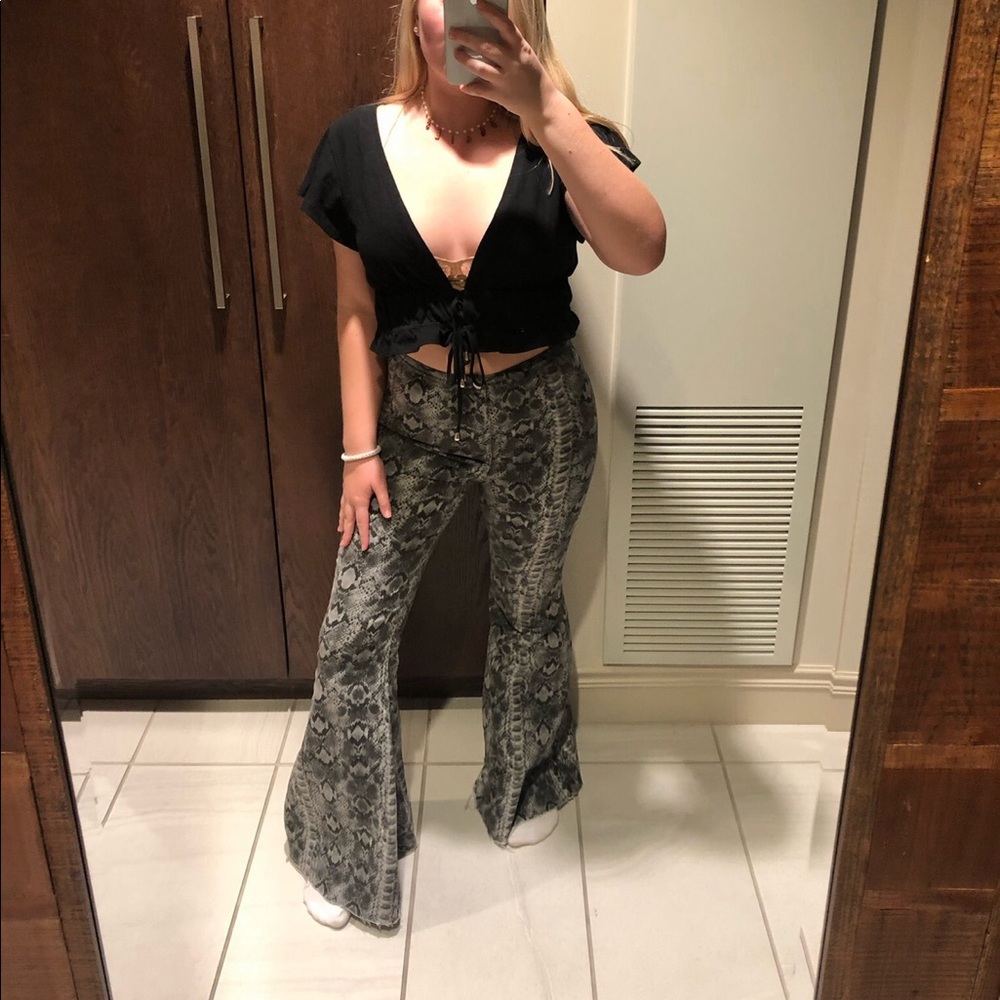 Snake flare jeans